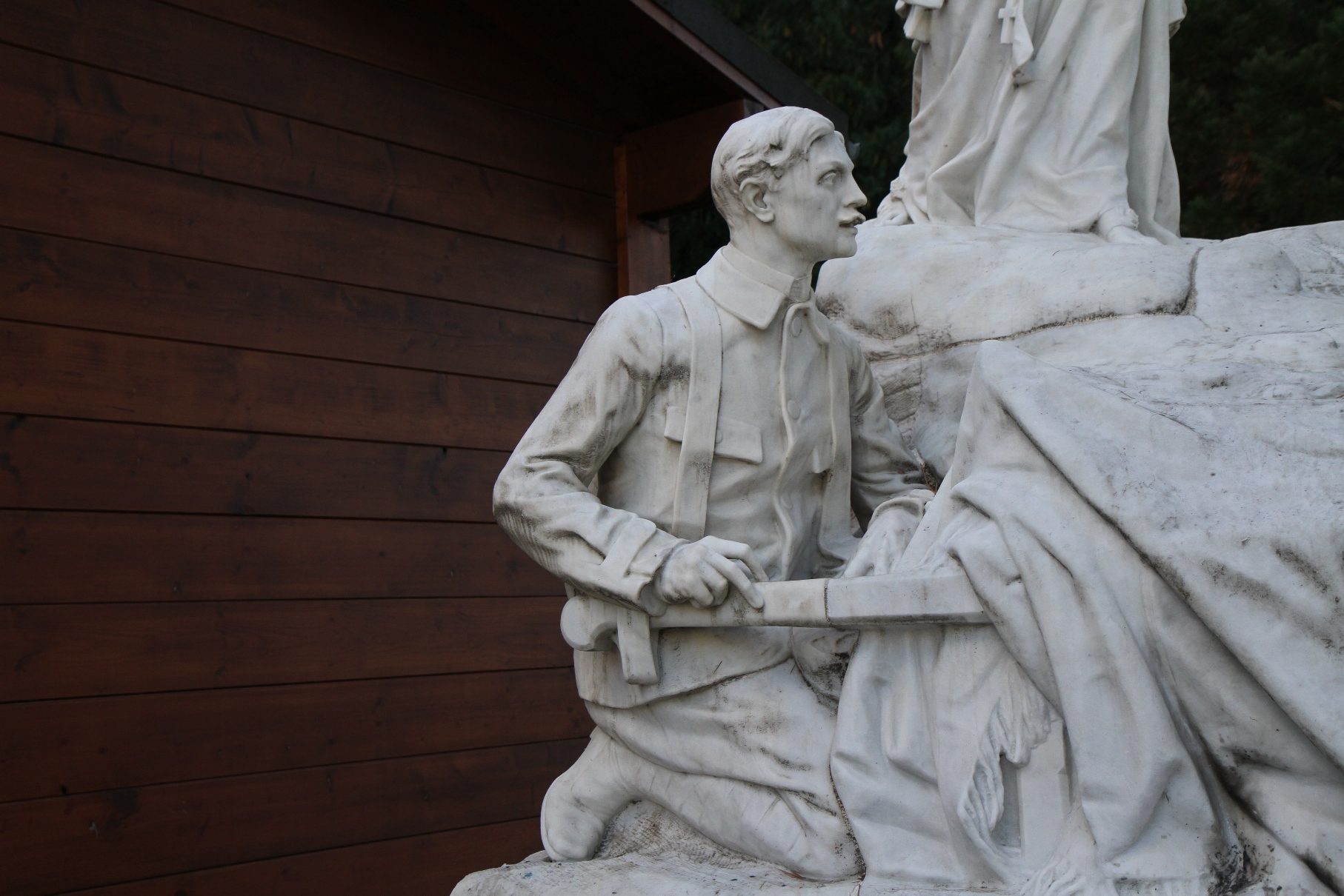 Salus Infirmorum monument, Lourdes - 04.JPG